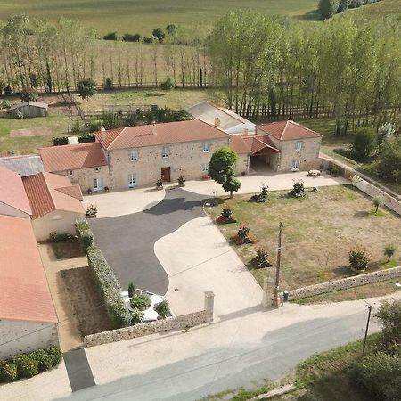 Le Logis Du Chateau Vieillevigne Luaran gambar