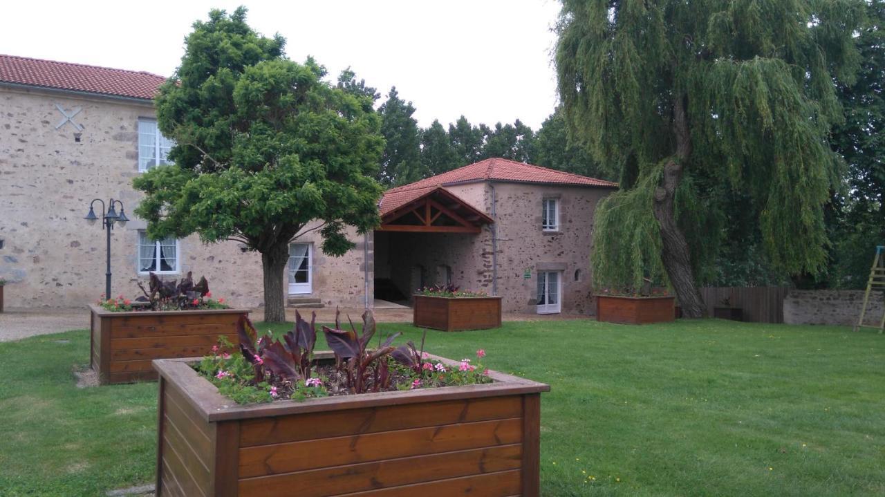 Le Logis Du Chateau Vieillevigne Luaran gambar