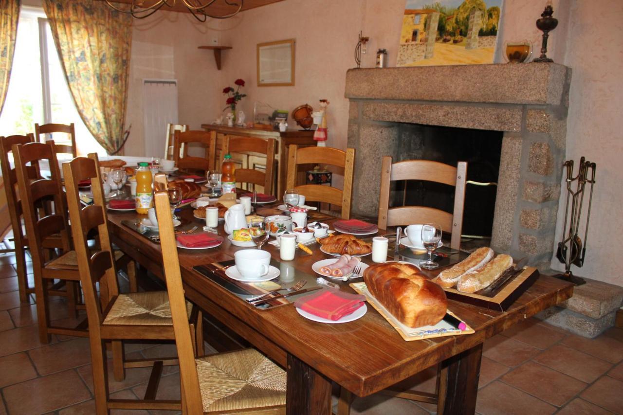 Le Logis Du Chateau Vieillevigne Luaran gambar