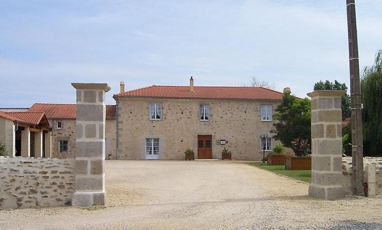 Le Logis Du Chateau Vieillevigne Luaran gambar